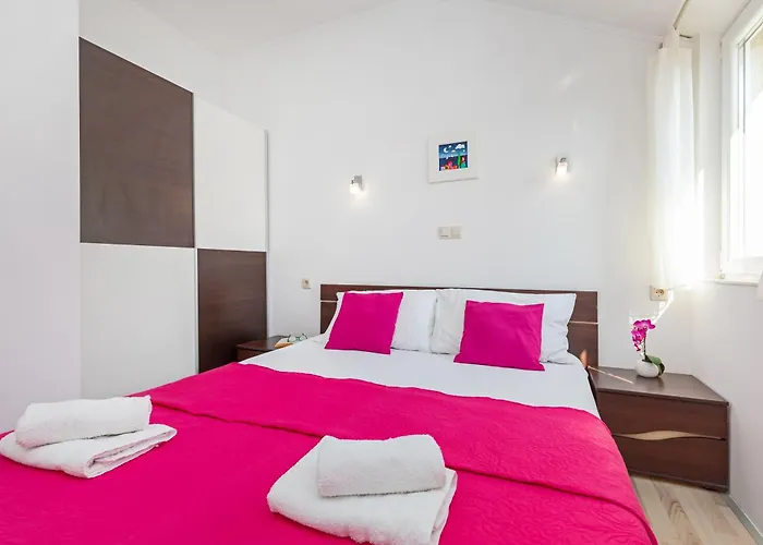 Ive Apartman Mlini