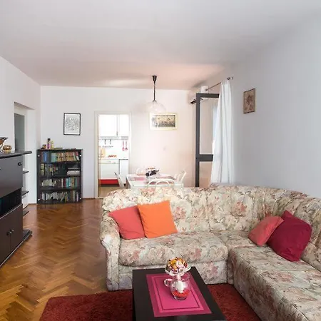 Ive Apartment *