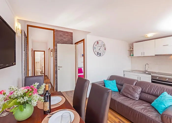 Ive Apartment Mlini